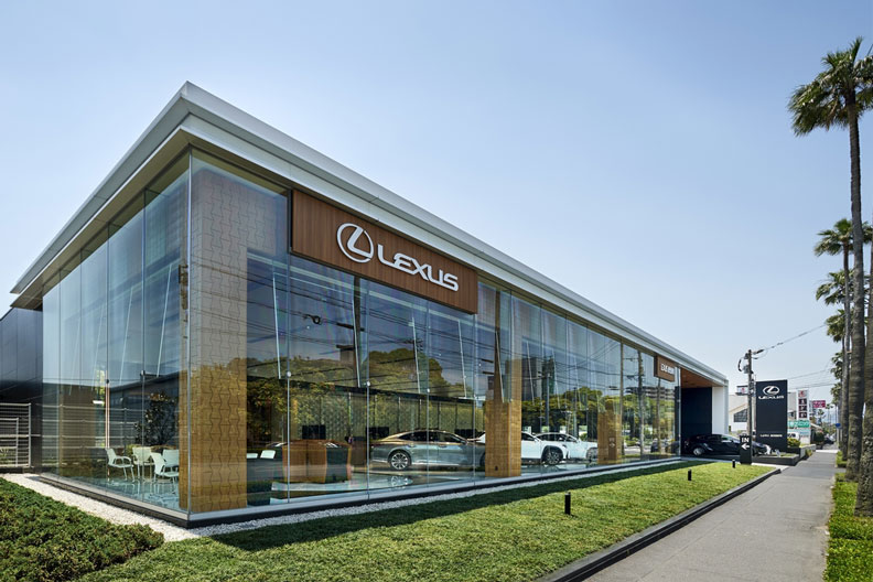 鹿児島県鹿児島市 自動車整備士 高級車好きにはたまらない環境 年間休日1日です カーワク