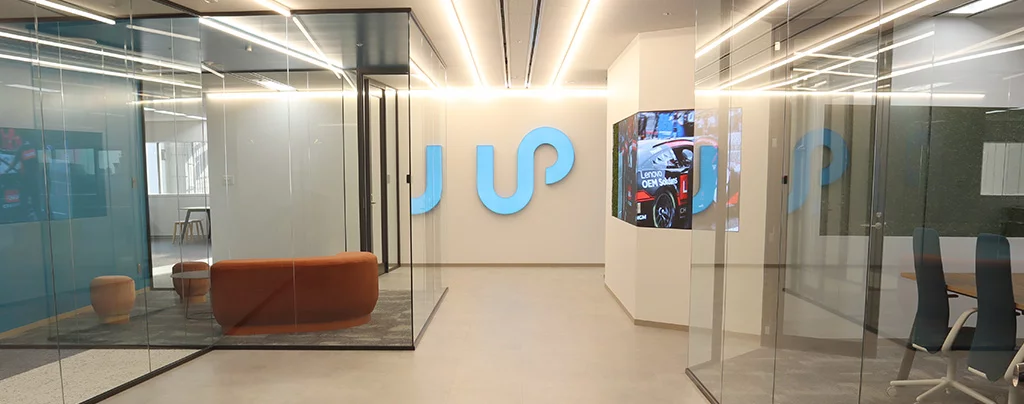 株式会社アプティ_本社内装