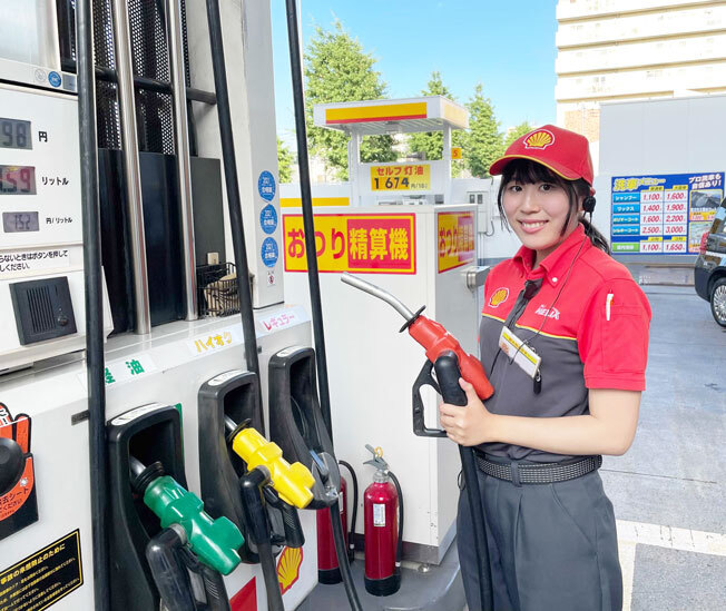 入社2年目ガソリンスタンドで女性スタッフが働く中で感じたこと カーワークアシスト カーワク